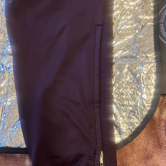 Nike PSG + FC Collection 3 Pc Set (3) - PSG Jersey + Running Top, FC Joggers (L) - Picture 10 of 11